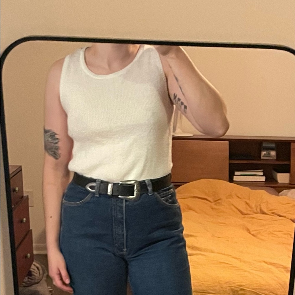 Cream Colored Fuzzy Tank Top 🐚🍦💡